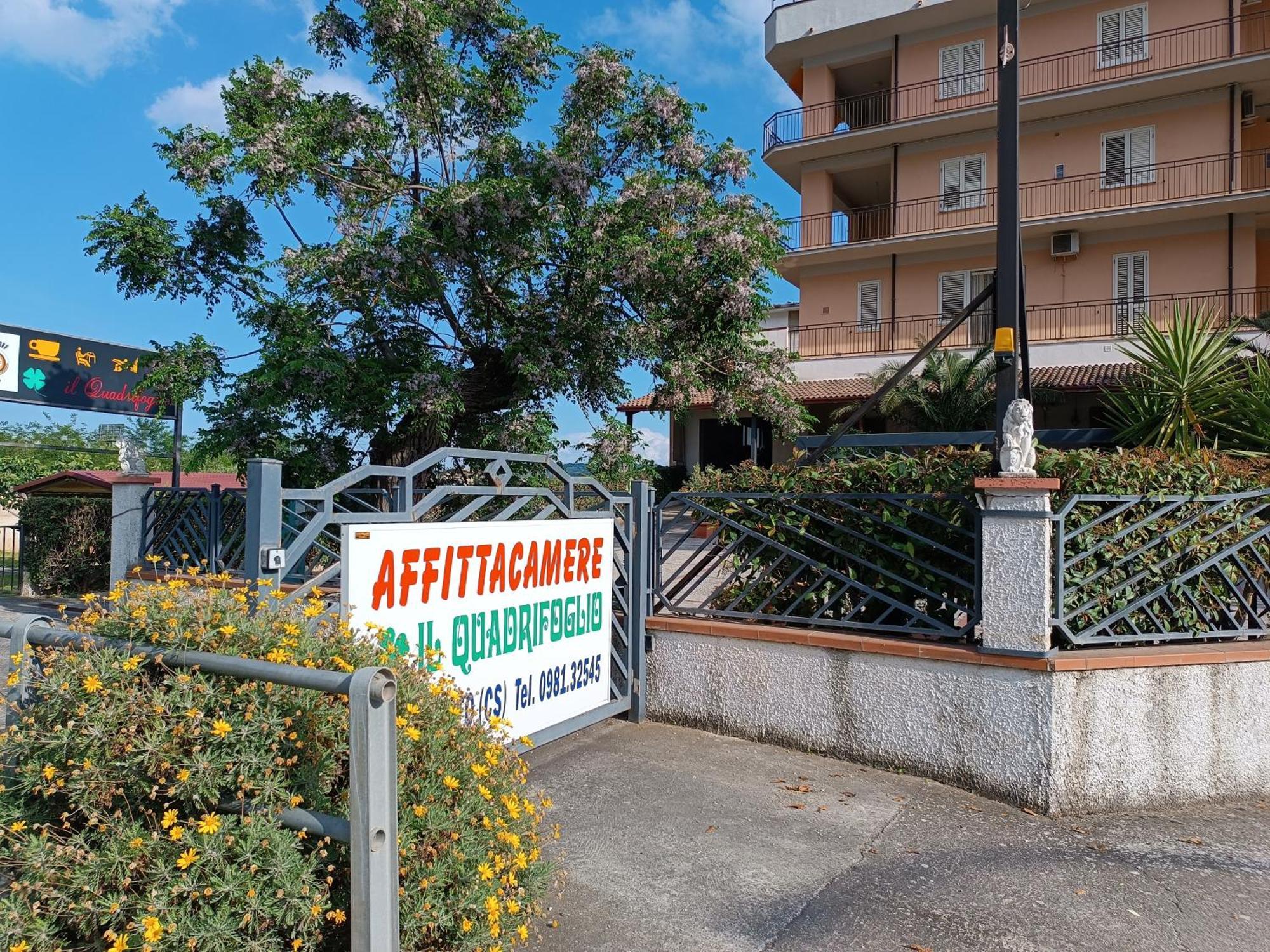 Il Quadrifoglio Hotell Frascineto Eksteriør bilde